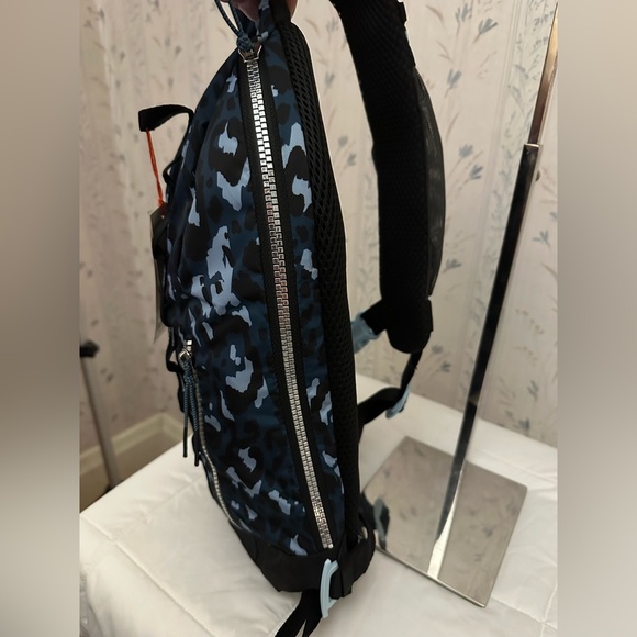 Merrell Black and Blue Camo Sling Bag - Picture 12 of 14